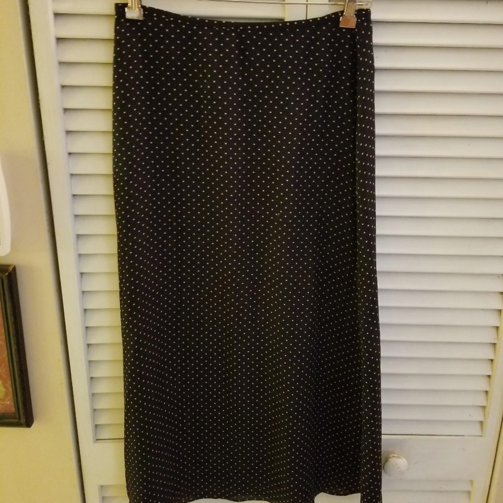 Long silky skirt size 6 Petite. Easy to care for.